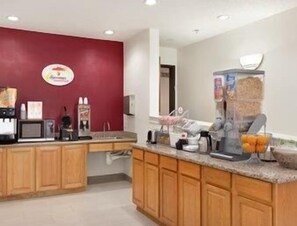 Restaurant - Super 8 by Wyndham Garland/Rowlett/East Dallas Area (Garland)