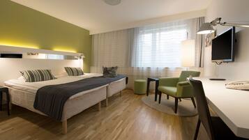 Twin Room | Hypo-allergenic bedding, desk, laptop workspace, iron/ironing board