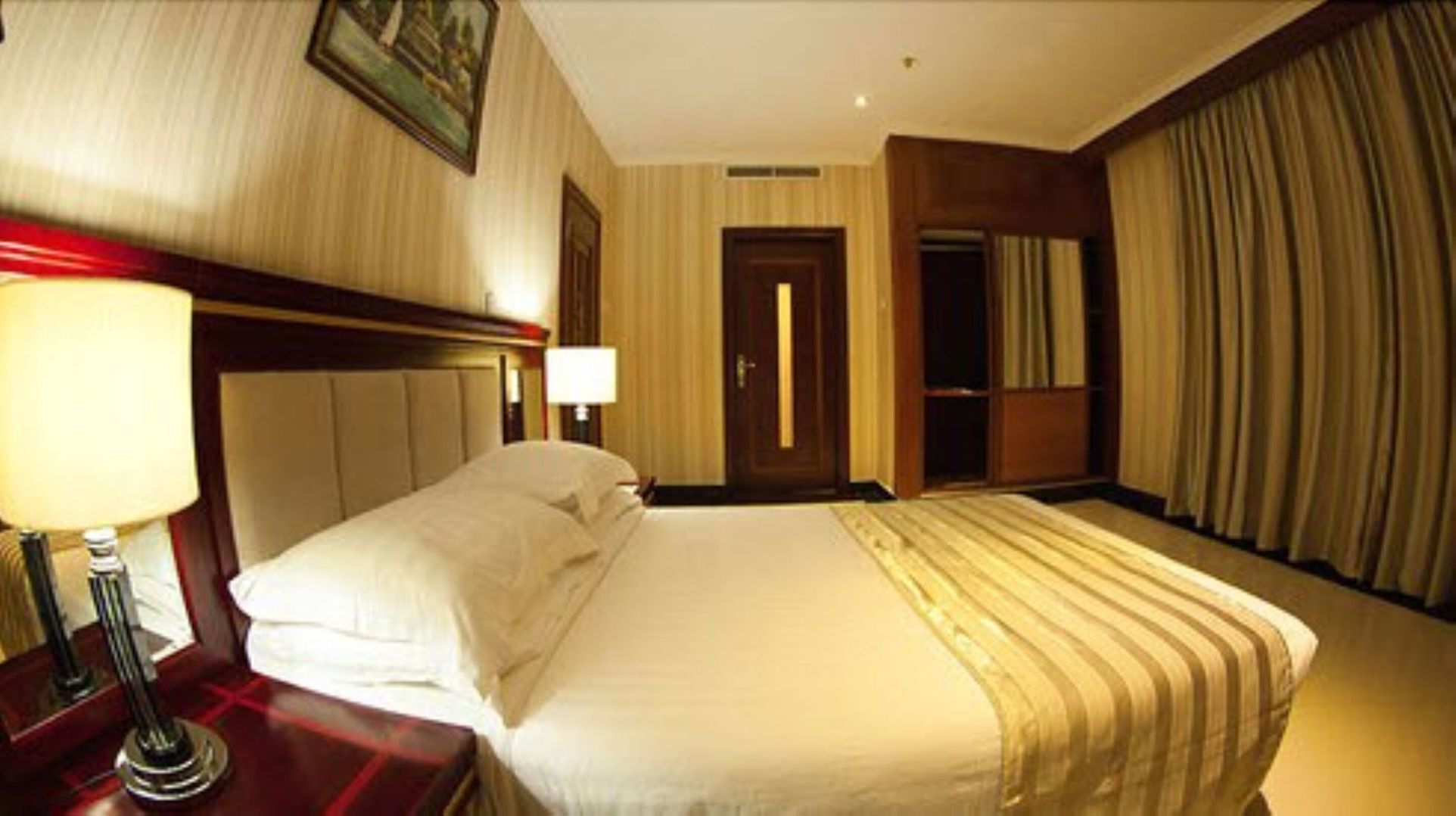 In-room safe, desk, free WiFi, bed sheets