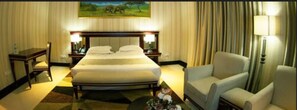 In-room safe, desk, free WiFi, bed sheets - Peacock Hotel (Dar es Salaam)