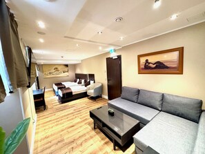 Exclusive Studio Suite | Hypo-allergenic bedding, in-room safe, desk, laptop workspace