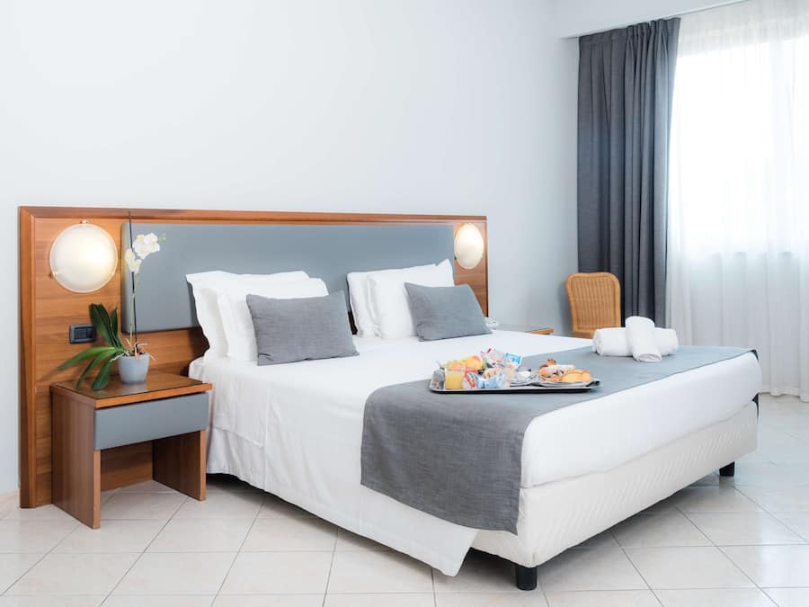 Down comforters, in-room safe, desk, laptop workspace