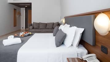 Chambre Familiale, 1 grand lit et 1 canapé-lit (with Sofabed)