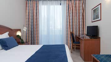 Down comforters, in-room safe, desk, laptop workspace