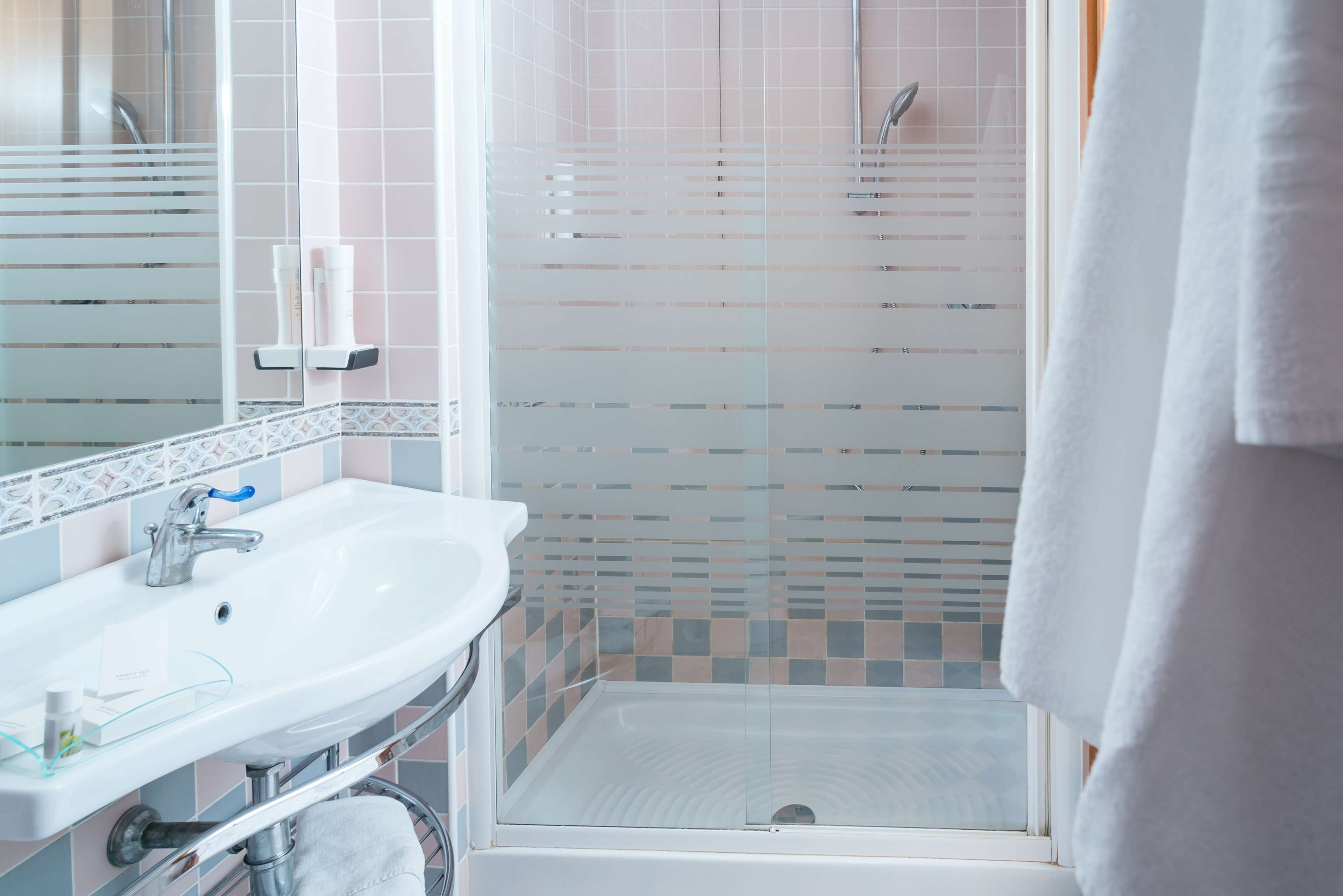 down duvets, in-room safe, desk, laptop workspace