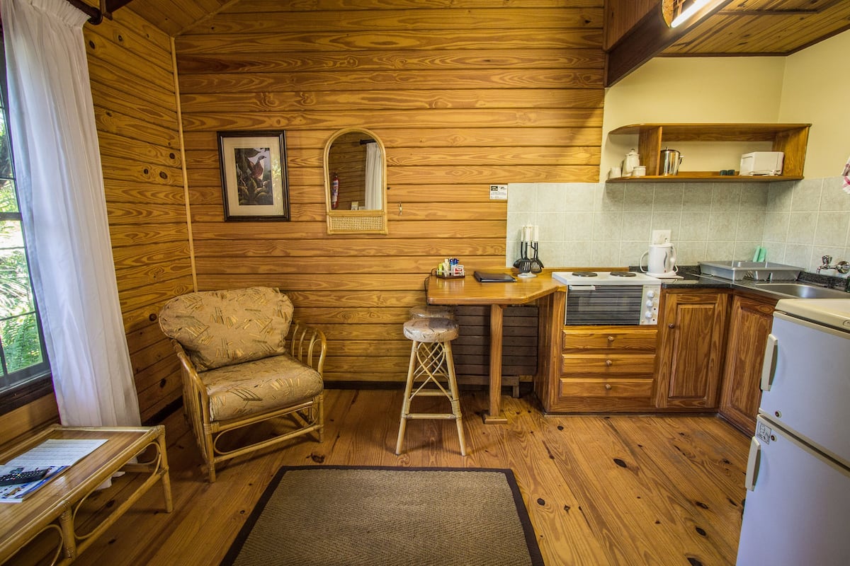 fridge, coffee/tea maker, cookware/dishes/utensils