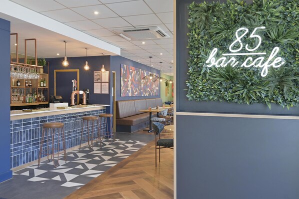 Bar (on property) - Travelodge Manchester Ancoats Hotel (Manchester)