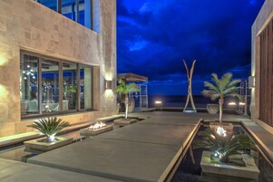 4 间餐厅，供应早餐、午餐和晚餐，寿司