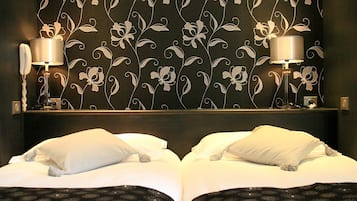 Superior Twin Room | Minibar, desk, free cribs/infant beds, rollaway beds