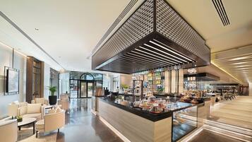 5 restaurants; ze serveren er ontbijt, lunch, diner en brunch