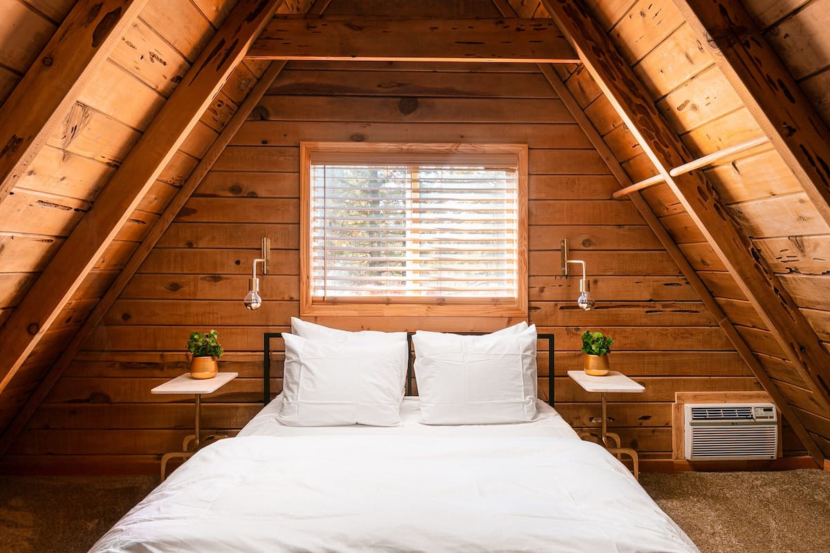 room, multiple beds | premium bedding, down duvets, desk, iron/ironing board