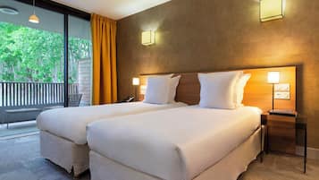 Superior Twin Room, Terrace | 1 bedroom, in-room safe, desk, soundproofing