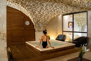 Steam room, massages - Moulin de Vernègues Hôtel & Spa (Mallemort)