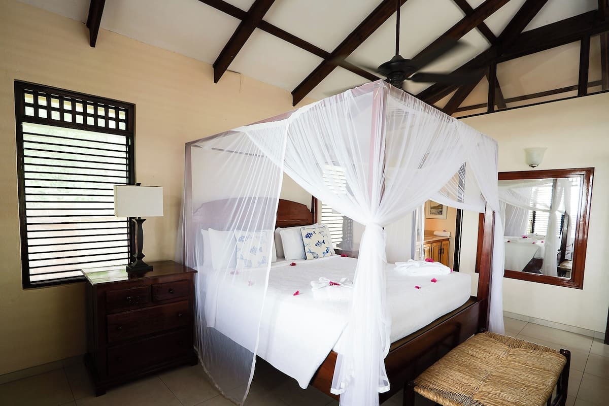 Piton Ocean View Villa | Safe på rommet, strykejern/-brett og wi-fi (inkludert)