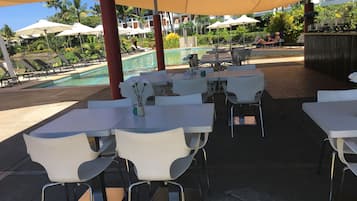 Daily cooked-to-order breakfast (FJD 30.00 per person)