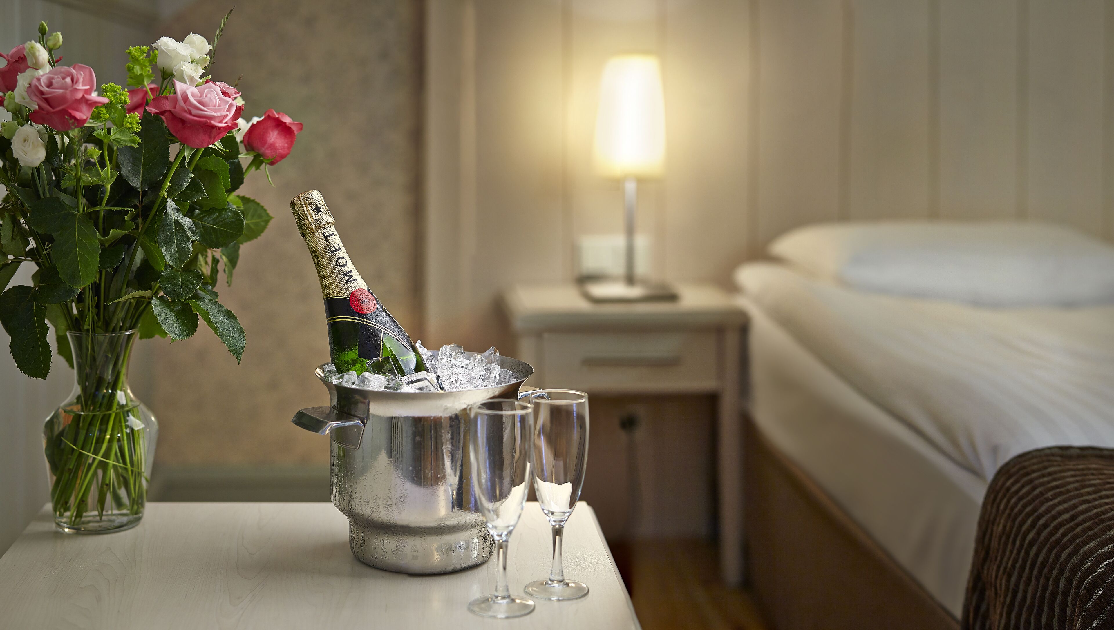 deluxe room | 1 bedroom, hypo-allergenic bedding, in-room safe, blackout curtains