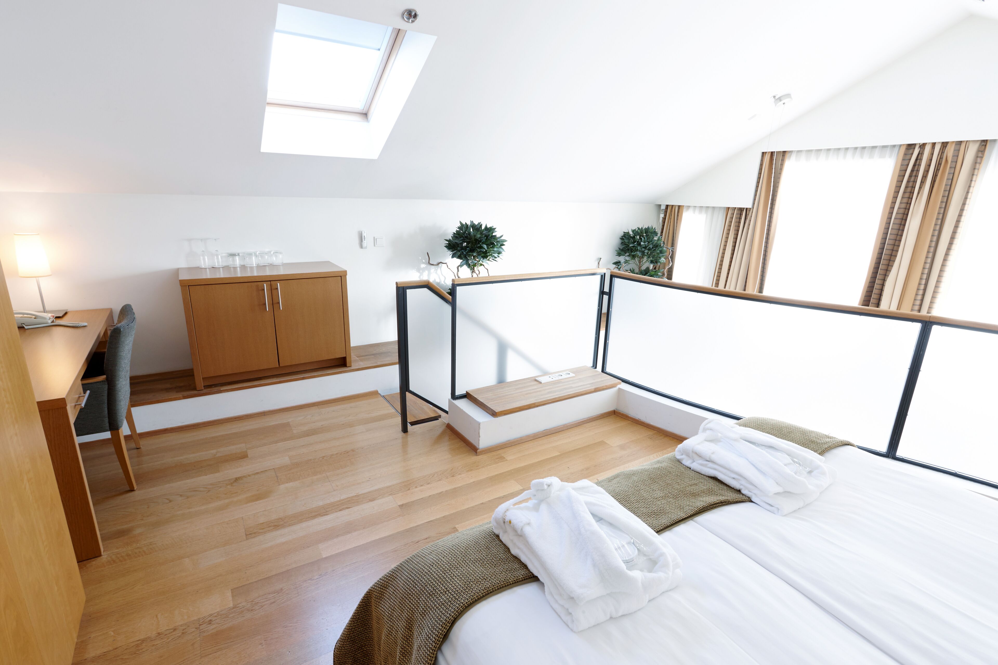 junior suite | 1 bedroom, hypo-allergenic bedding, in-room safe, blackout curtains