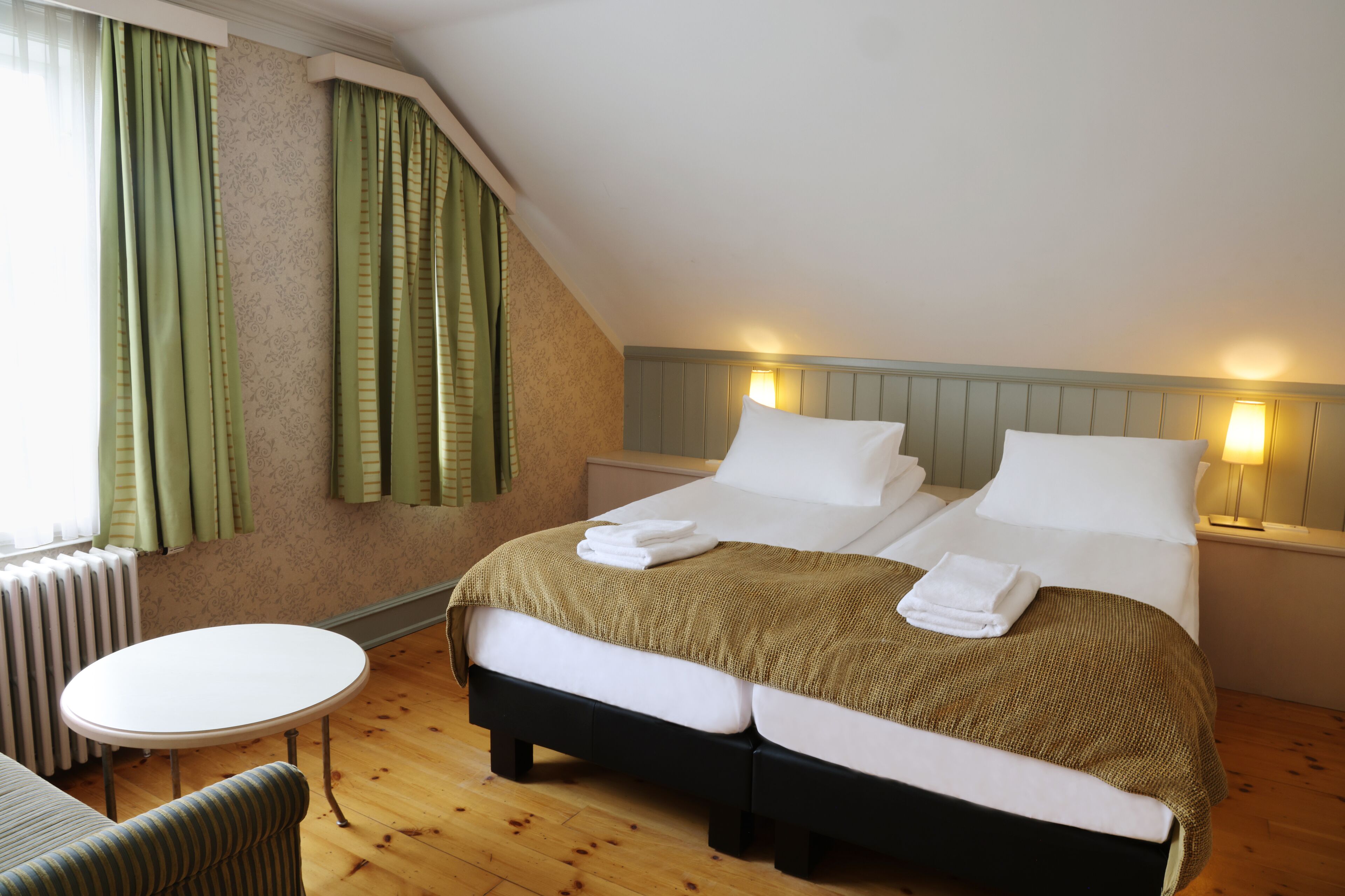 deluxe room | 1 bedroom, hypo-allergenic bedding, in-room safe, blackout curtains