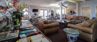 University Inn & Suites San Antonio