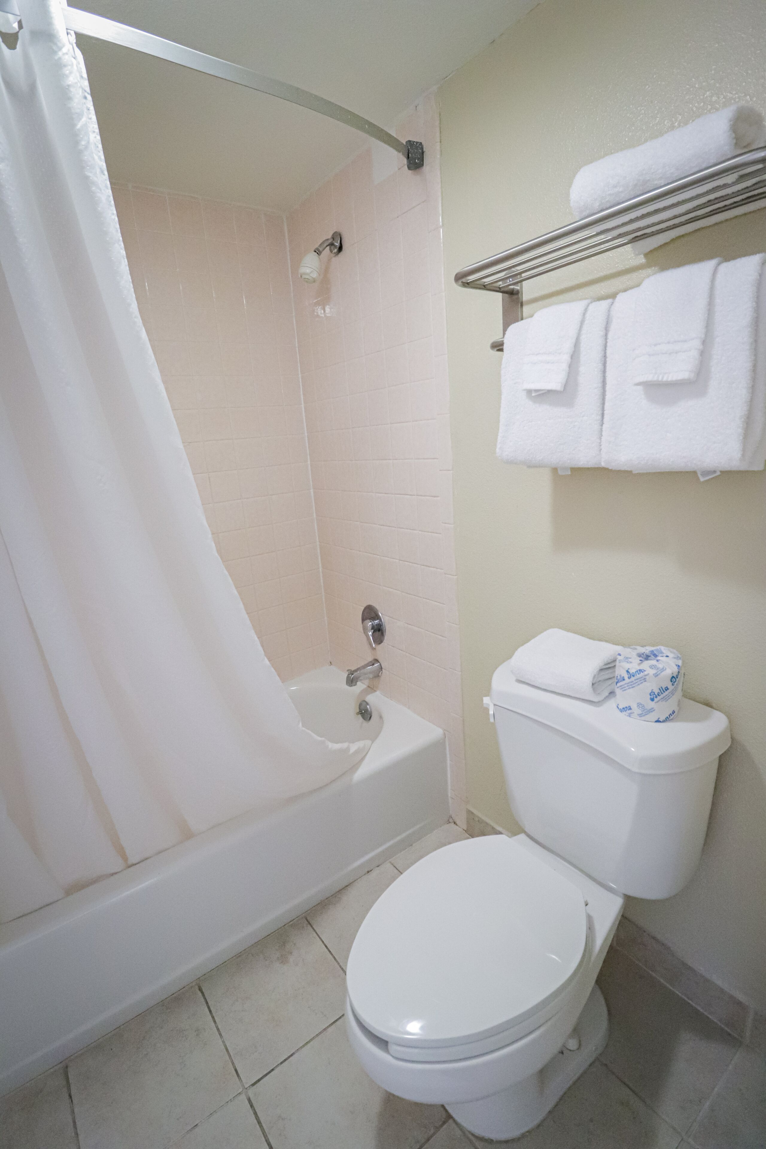 Foto - University Inn & Suites