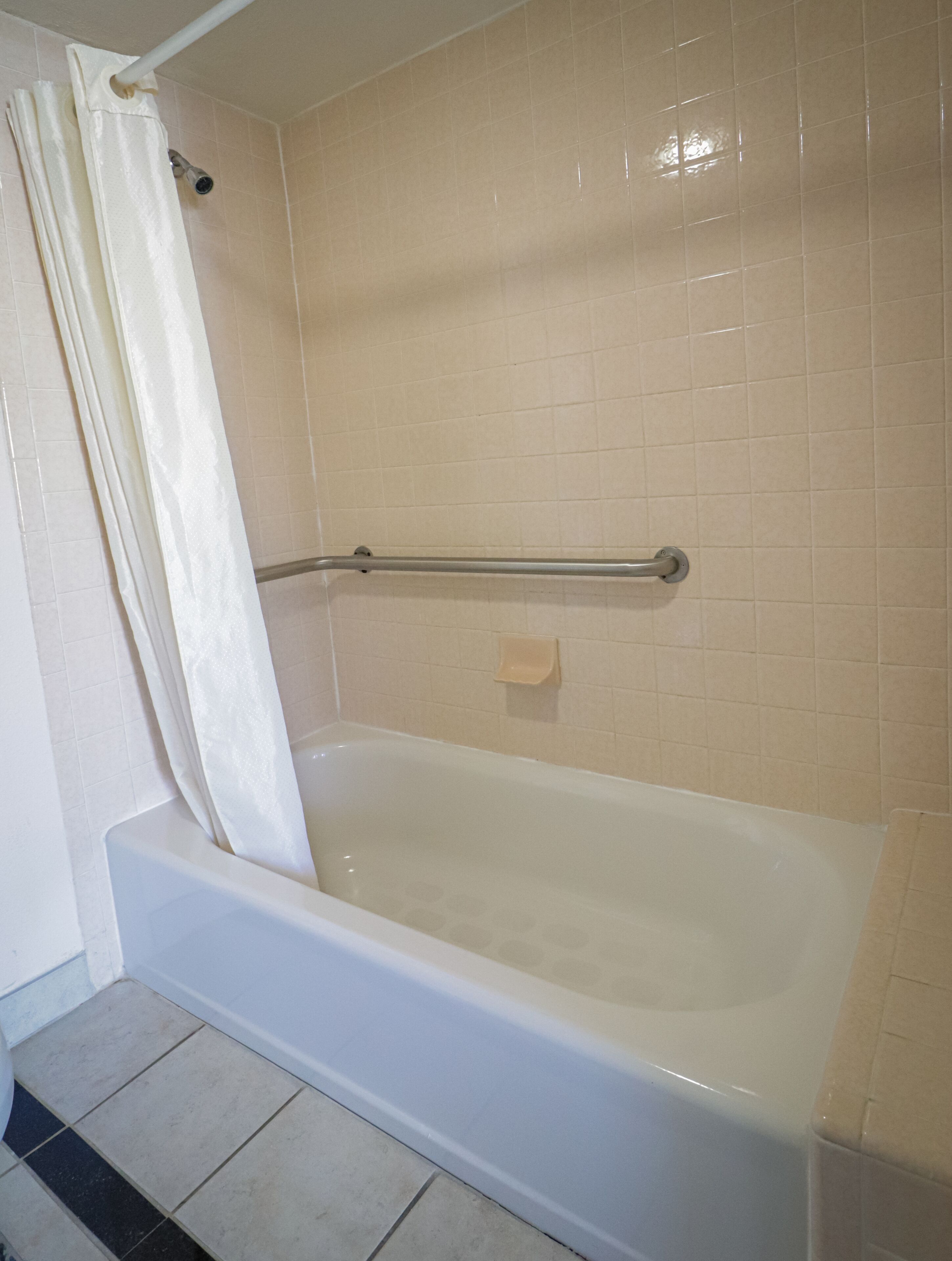 Foto - University Inn & Suites