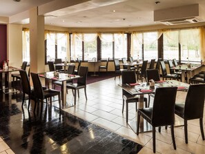Breakfast, lunch and dinner served - Central Hotel Tullamore (Tullamore)