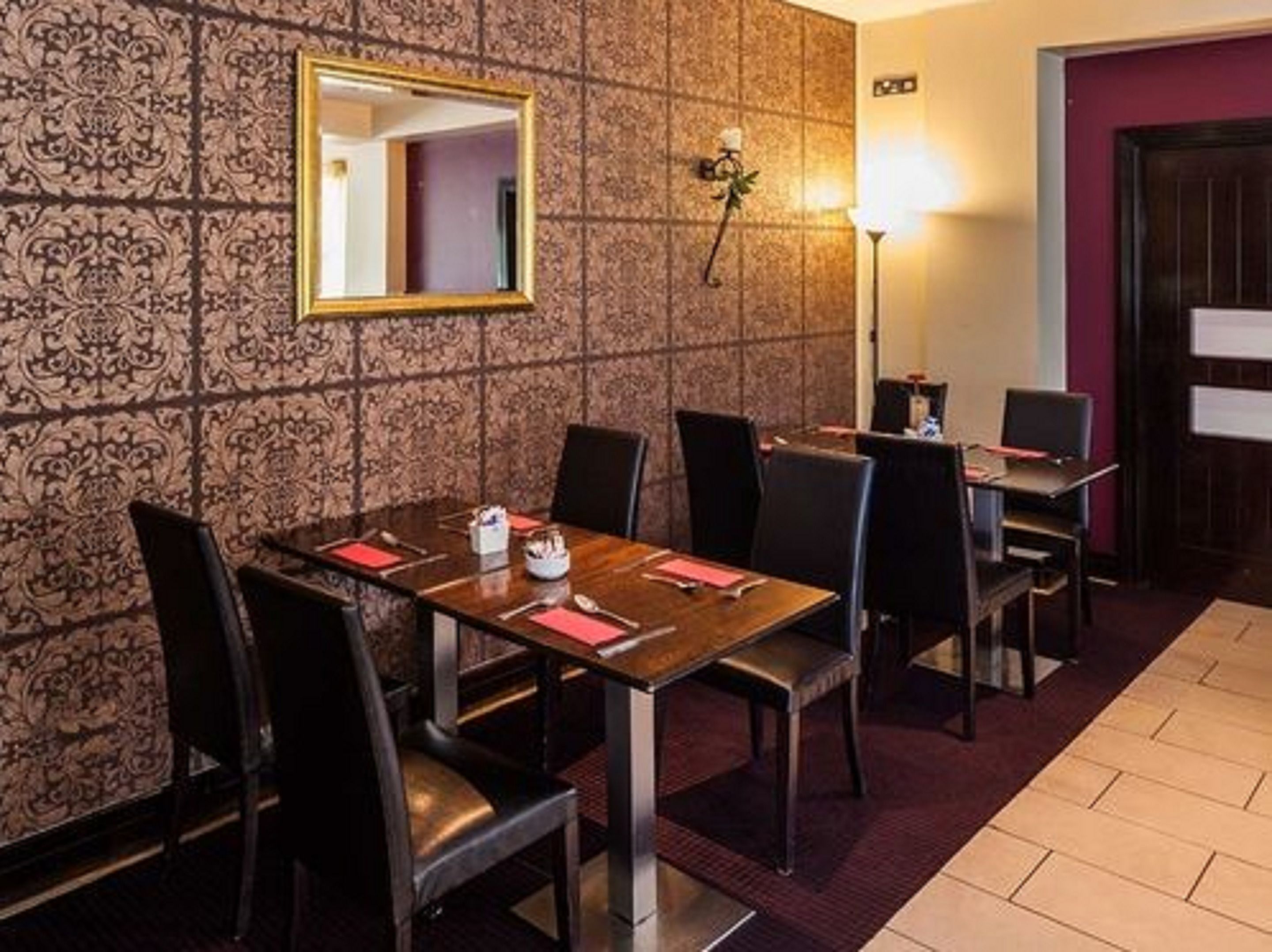 breakfast, lunch, dinner served; regional cuisine