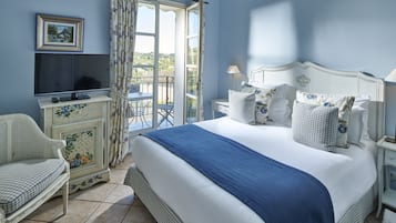 Minibar, coffres-forts dans les chambres, décoration personnalisée