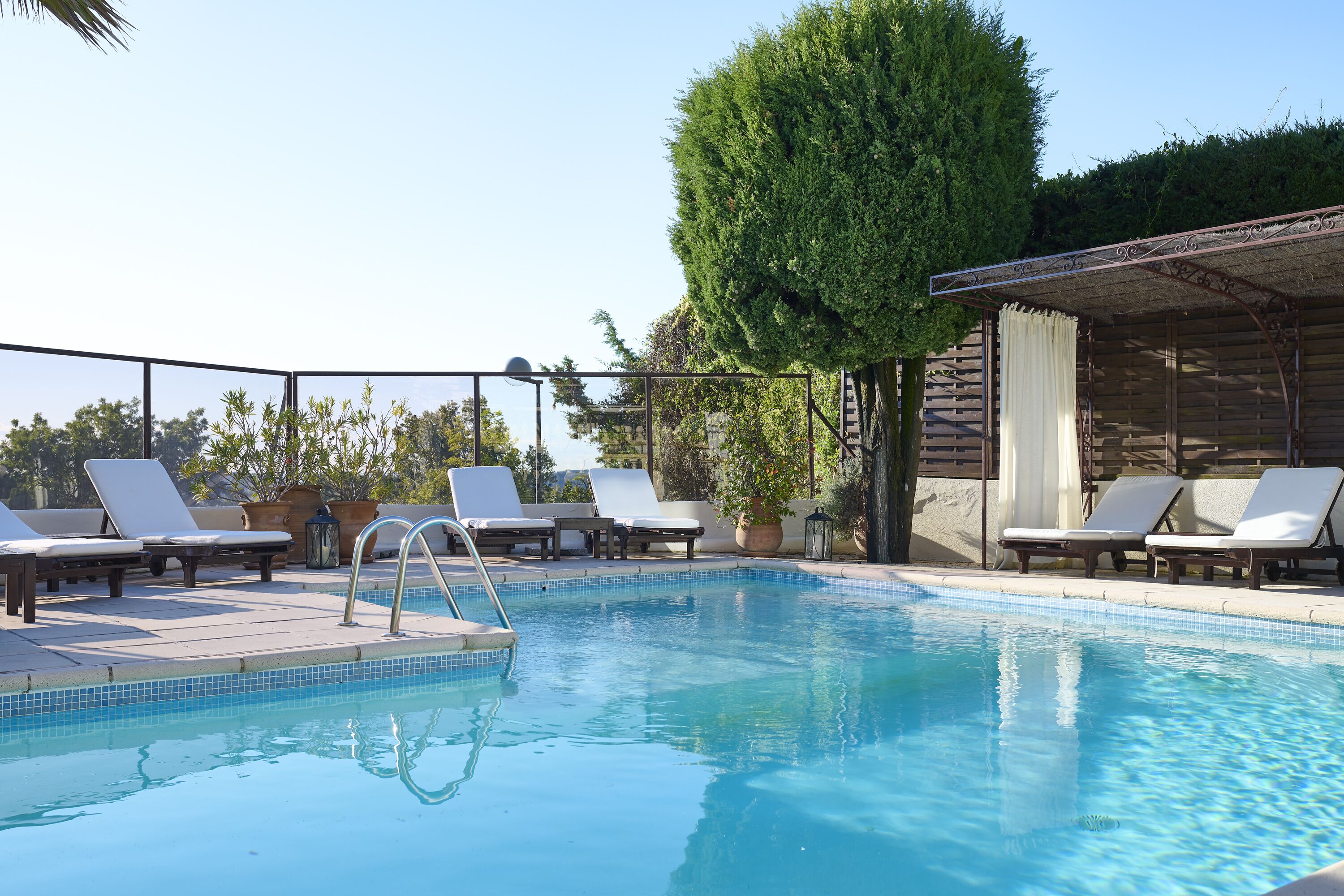 outdoor pool, pool loungers