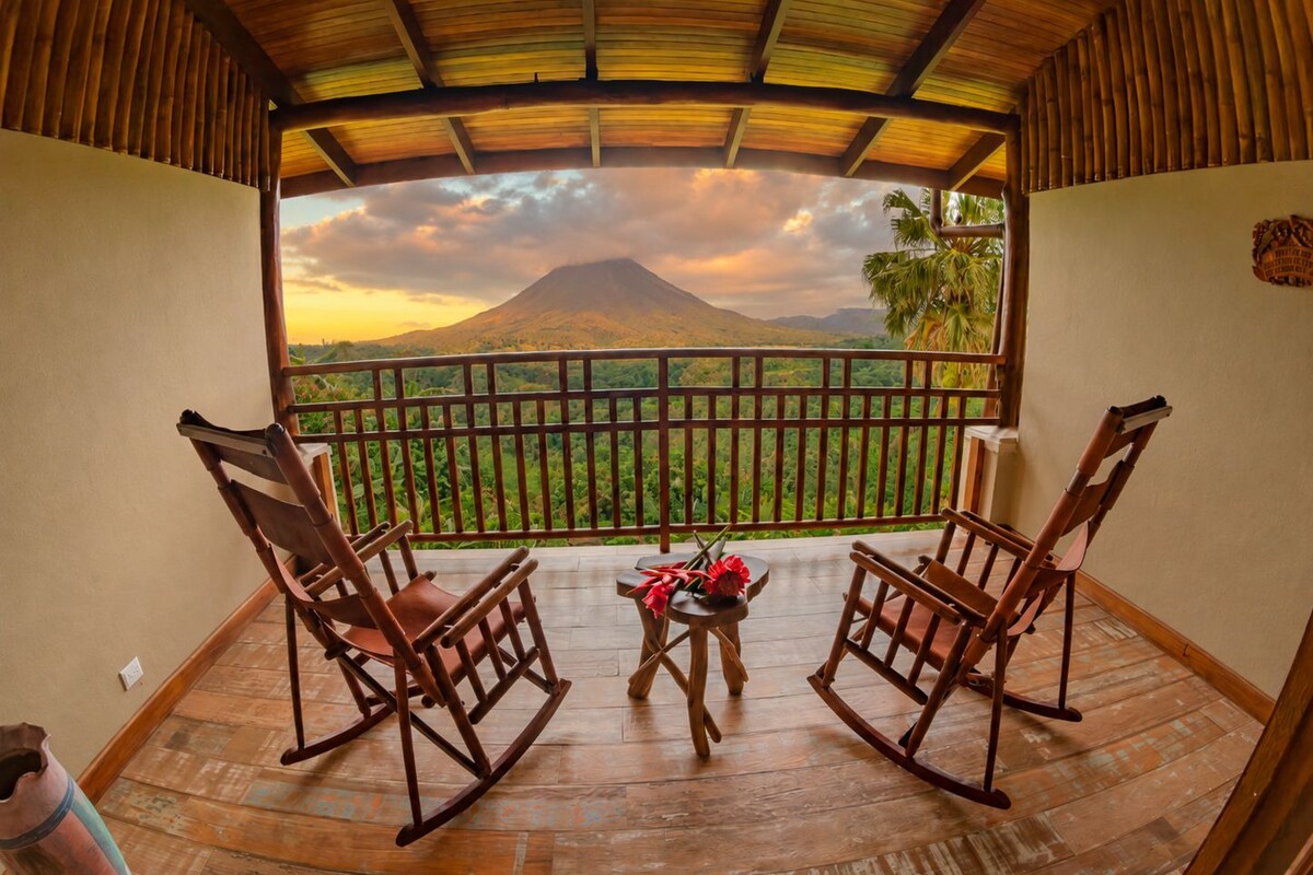 Standard room with Arenal Volcano Views | Terrace/patio