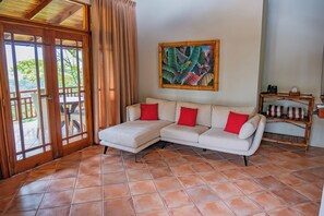 Las Casitas | Literie de qualité, lit avec matelas Tempur-Pedic, coffre-fort