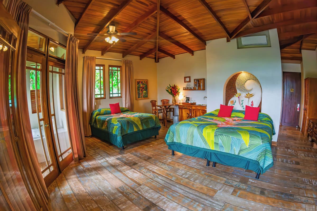 Suite Upper Deluxe | 1 bedroom, premium bedding, Tempur-Pedic beds, in-room safe