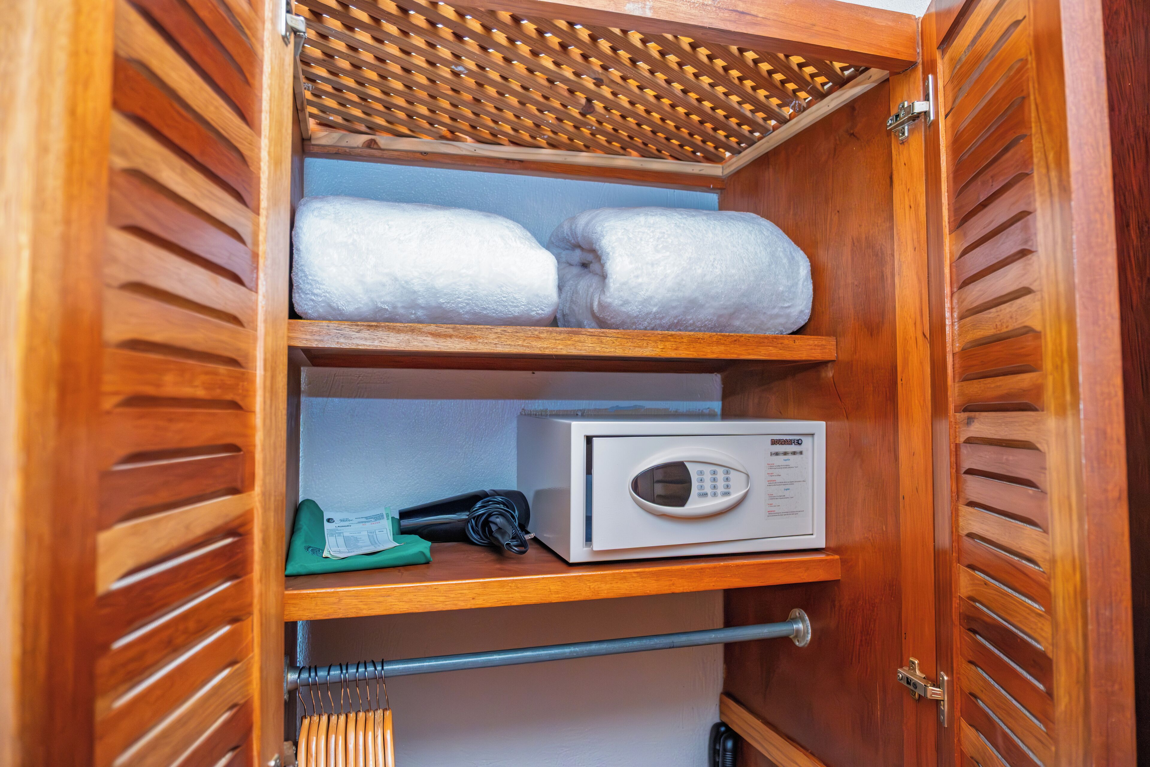 standard room with arenal volcano views | safe