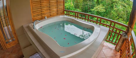 Las Casitas | Bathroom