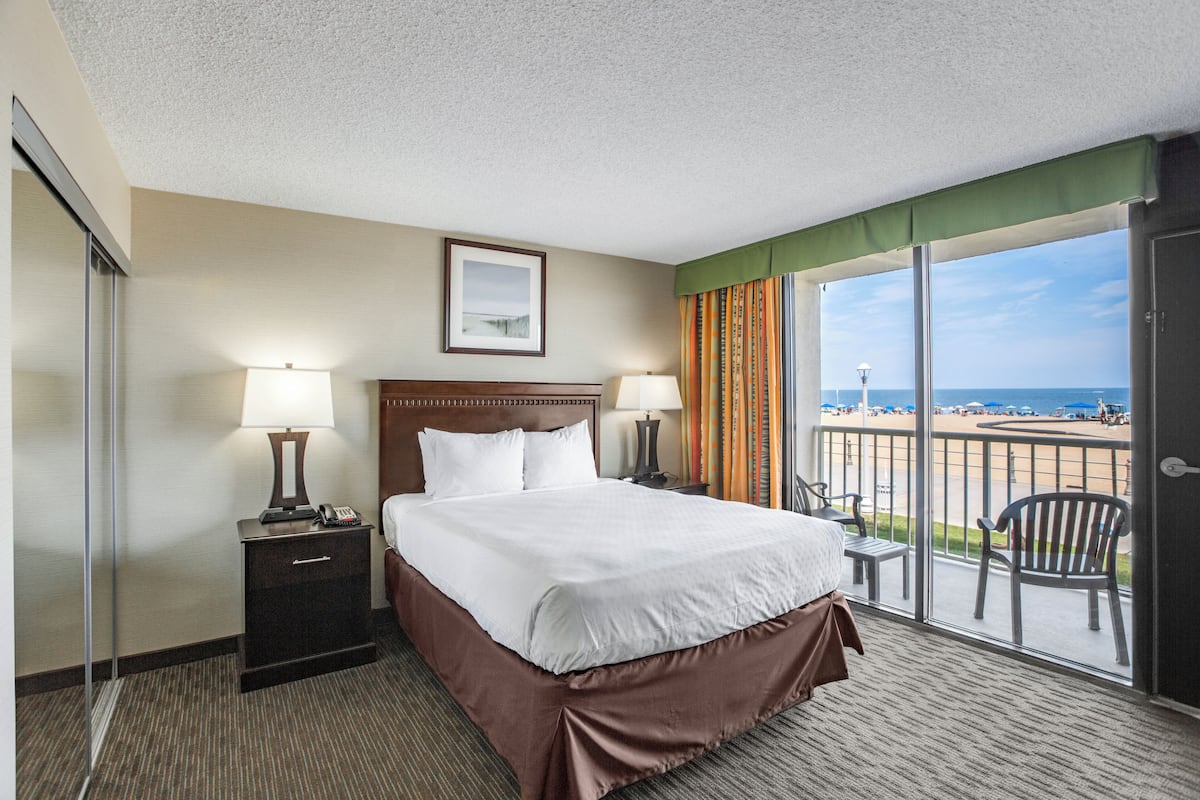 Suite, 1 Bedroom, Oceanfront | 1 bedroom, in-room safe, blackout drapes, iron/ironing board