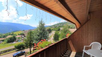 Quarto conforto, 1 quarto, para não fumantes, vista para a montanha | Roupas de cama premium, edredons de pluma, cofres nos quartos