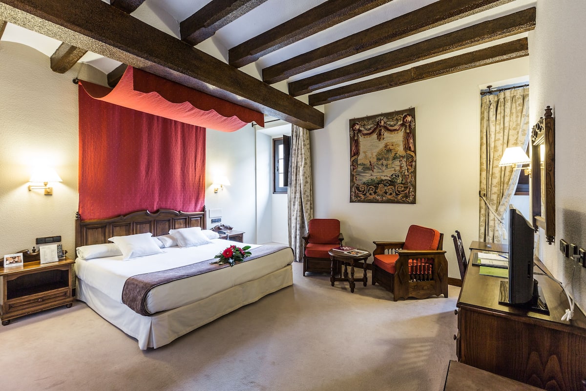 double or twin room | minibar, in-room safe, desk, blackout curtains