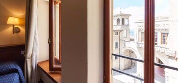 迷你吧、特色装修、办公桌、遮光窗帘