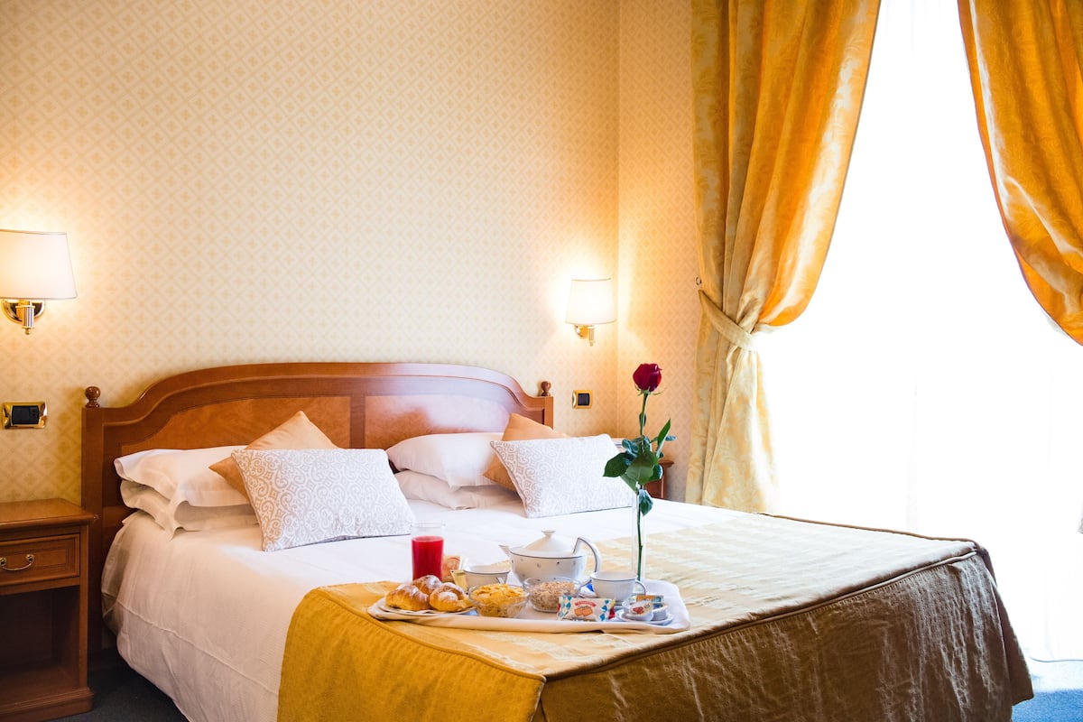 Quarto casal superior | Roupas de cama de algodão egípcio, frigobar, cofres nos quartos
