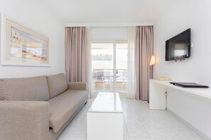 Living room - Duquesa Playa Aparthotel (Santa Eulalia del Rio)