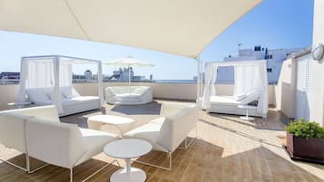 Sun deck