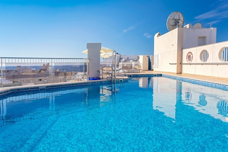 ์ผ์ธ ์์์ฅ, ์์์ฅ ํ๋ผ์, ์ผ๊ด์ ์์