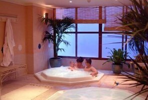 Bañera de hidromasaje interior