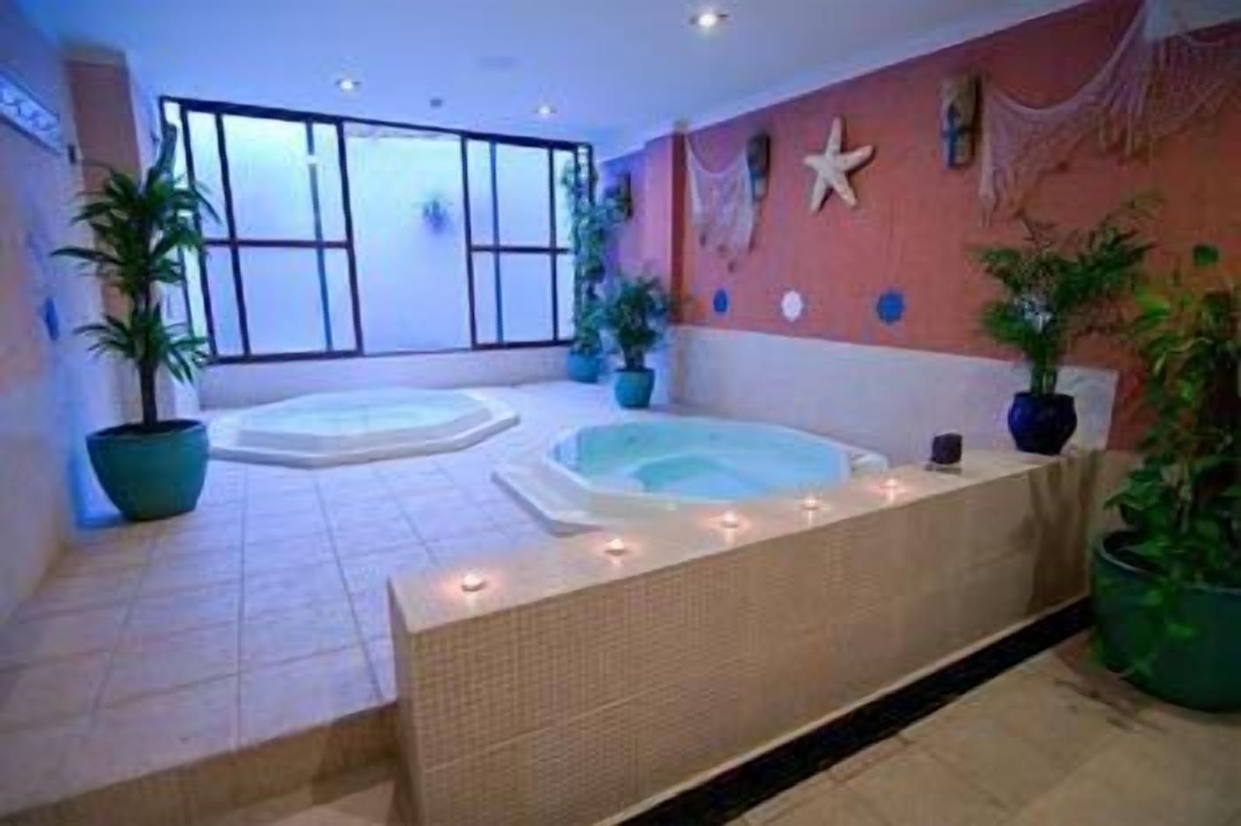 Indoor spa tub