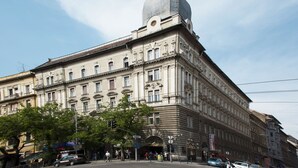 Front of property - City Hotel Ring (Budapest)
