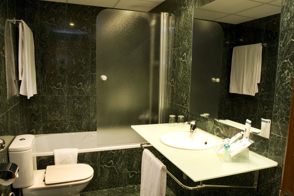 free toiletries, hair dryer, towels