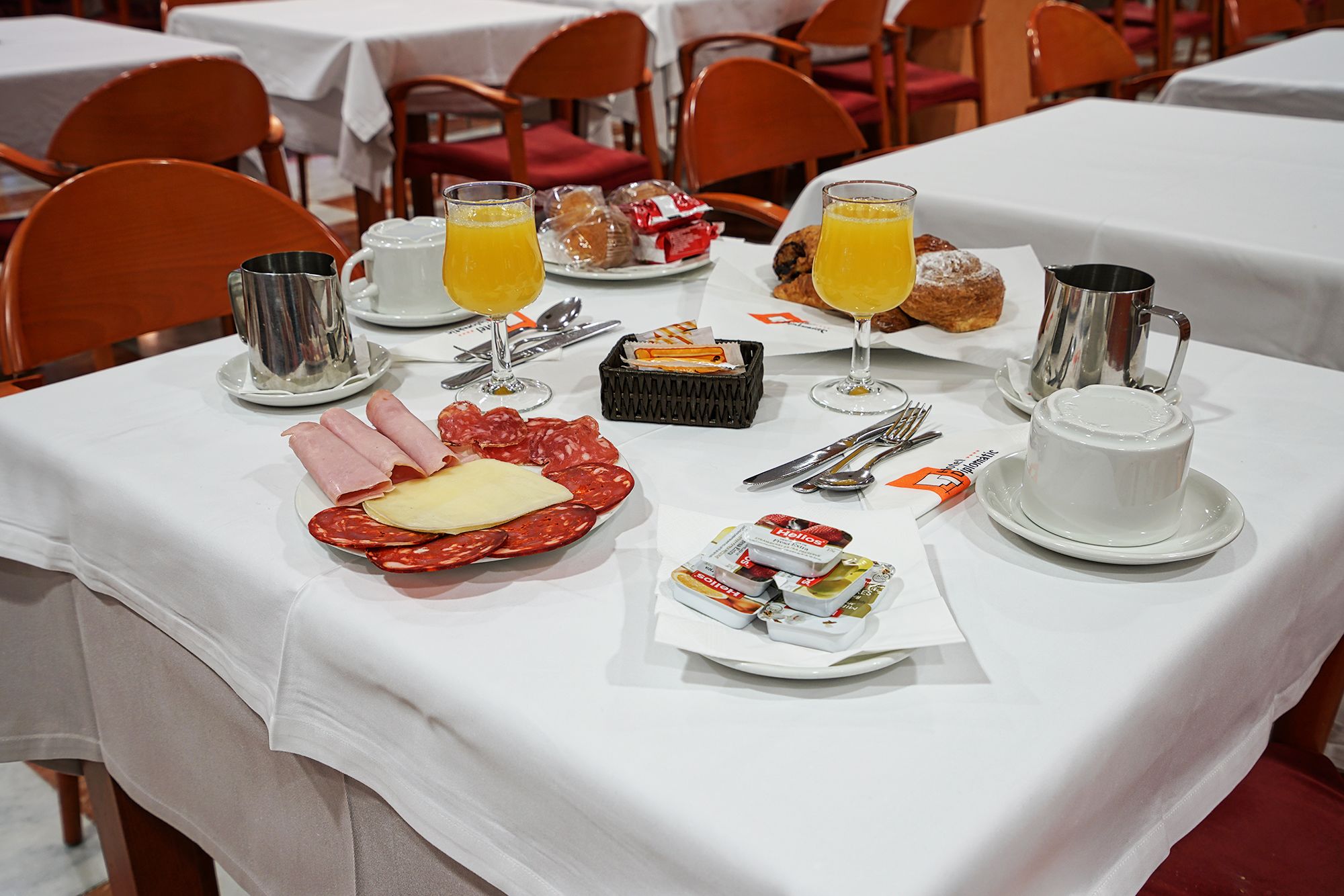 Daily continental breakfast (EUR 12 per person)