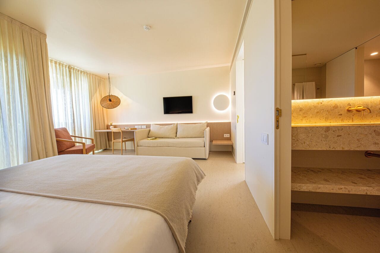 Premium Suite | มินิบาร์, ตู้นิรภัยในห้องพัก, โต๊ะทำงาน, ผ้าม่านกันแสง