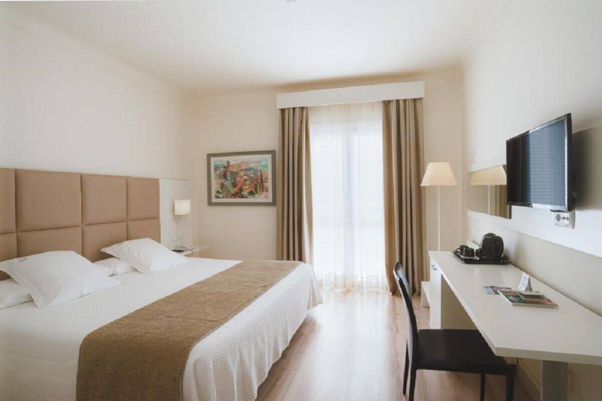 Minibar, in-room safe, desk, soundproofing