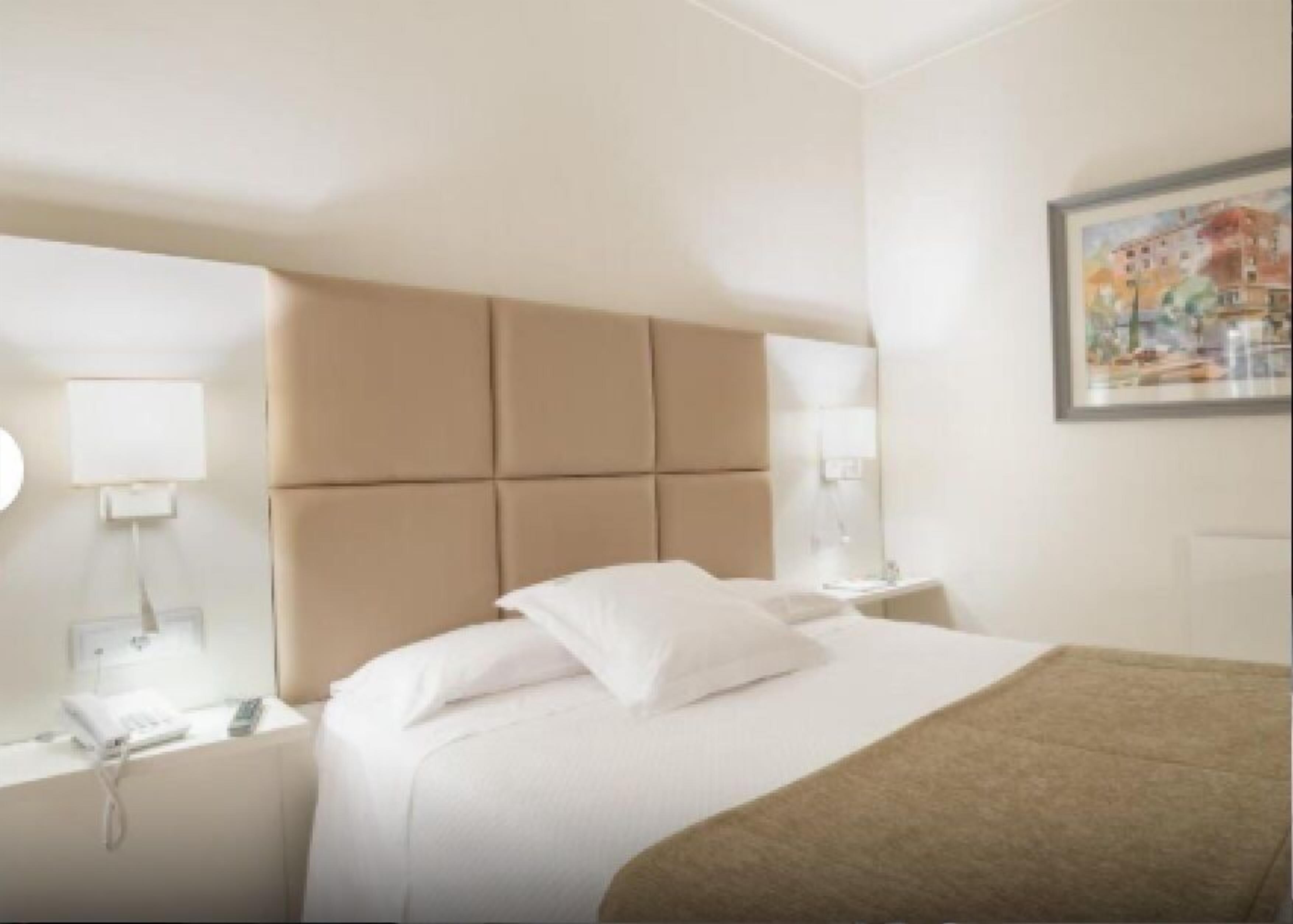 Minibar, in-room safe, desk, soundproofing